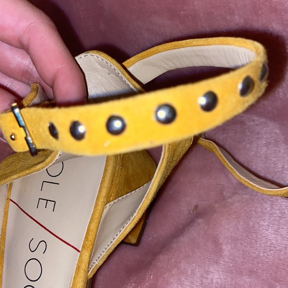 Yellow Sandals ✨ - Picture 5 of 5